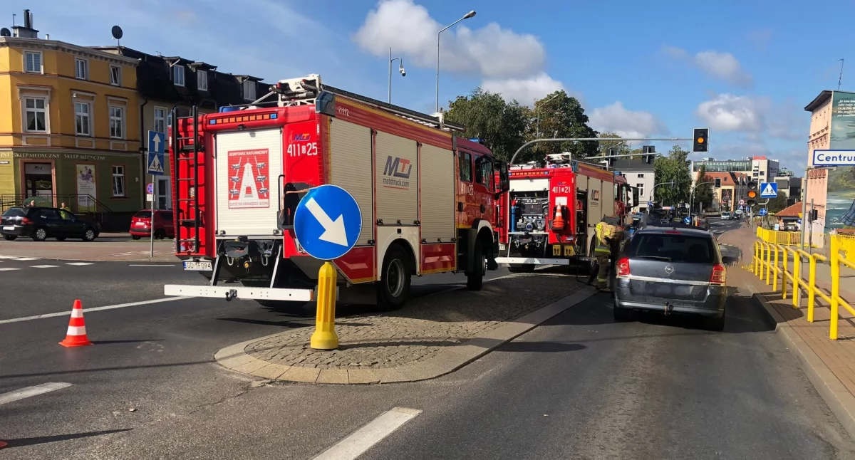Akcja straży pożarnej. Paliła się komora silnika
