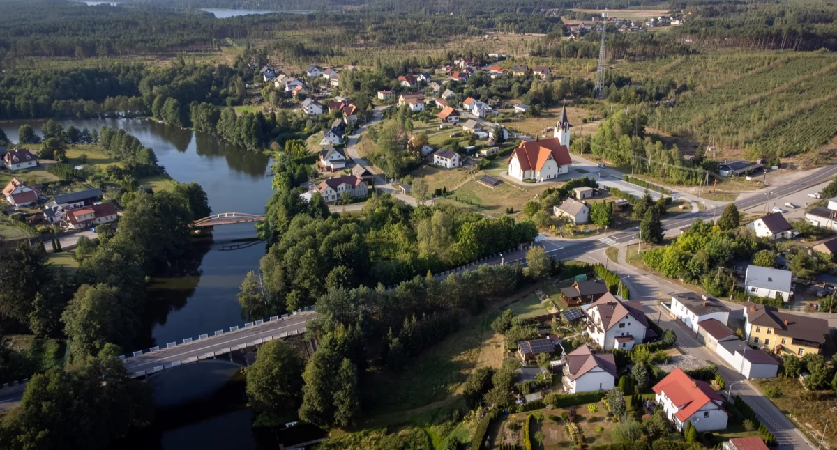 Dokąd na niedzielny spacer? Męcikał, brama Kaszub
