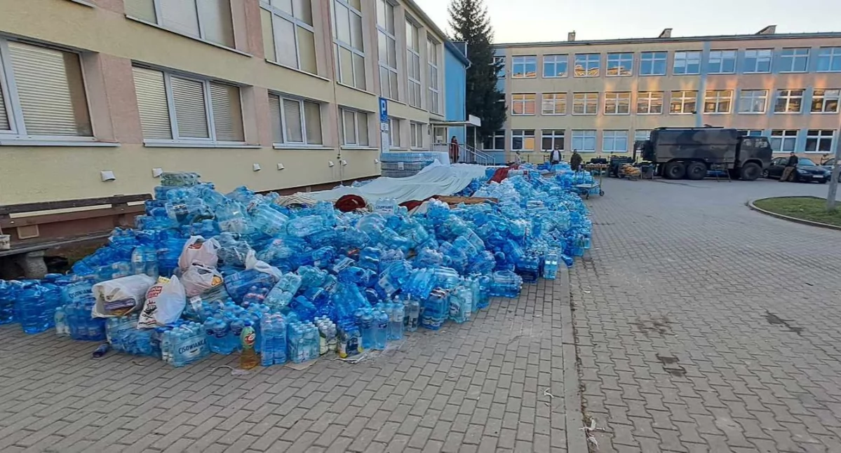 Marek Grzegórski, mieszkaniec Chojnic, pomaga powodzianom w Kłodzku