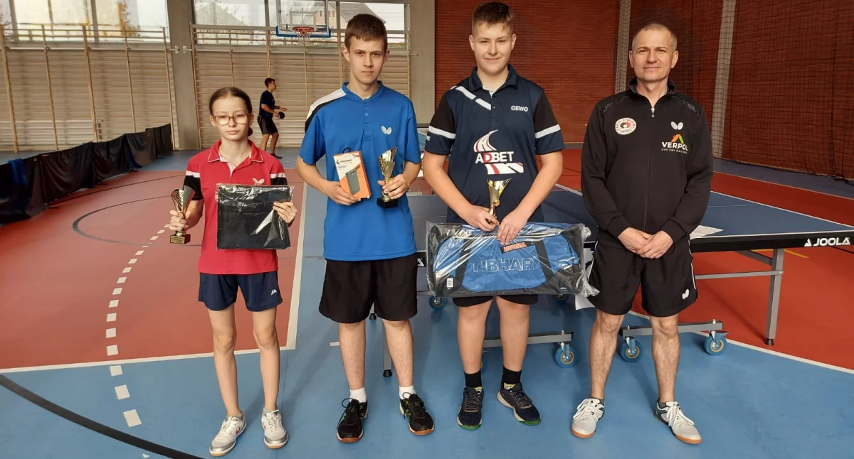 Spora frekwencja na I Turnieju Tenisa Stołowego o Puchar Burmistrza Chojnic