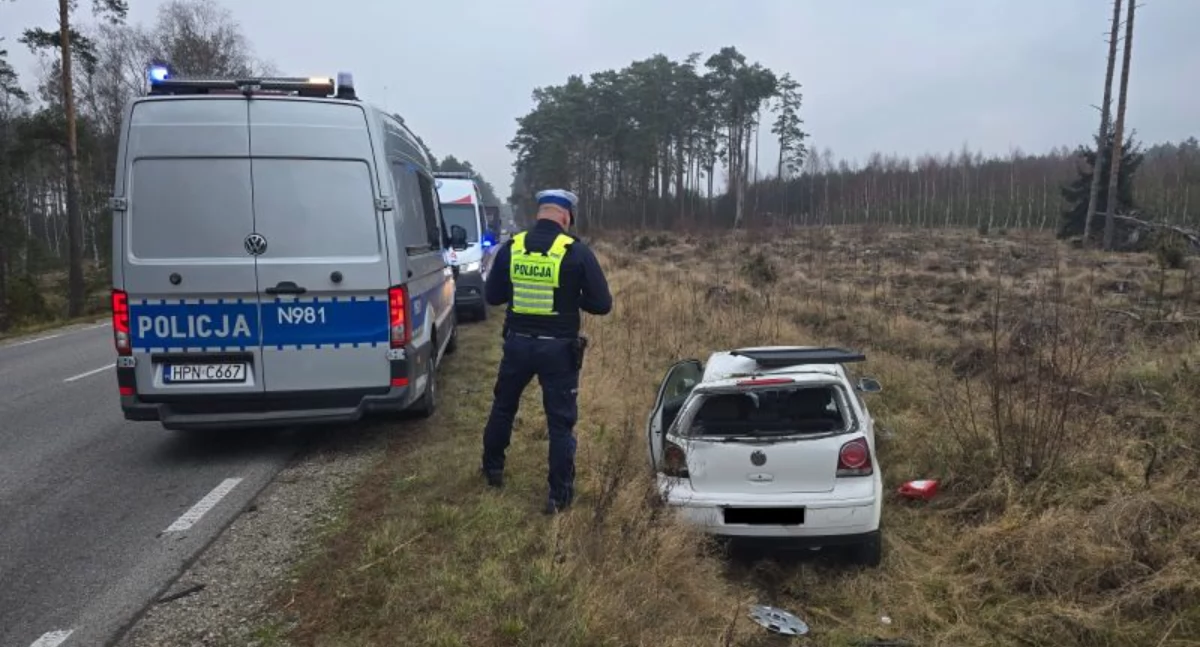 18-latka straciła prawo jazdy po dachowaniu na drodze wojewódzkiej 235