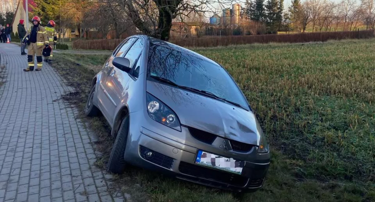 Samochód wjechał w grupę spacerujących osób