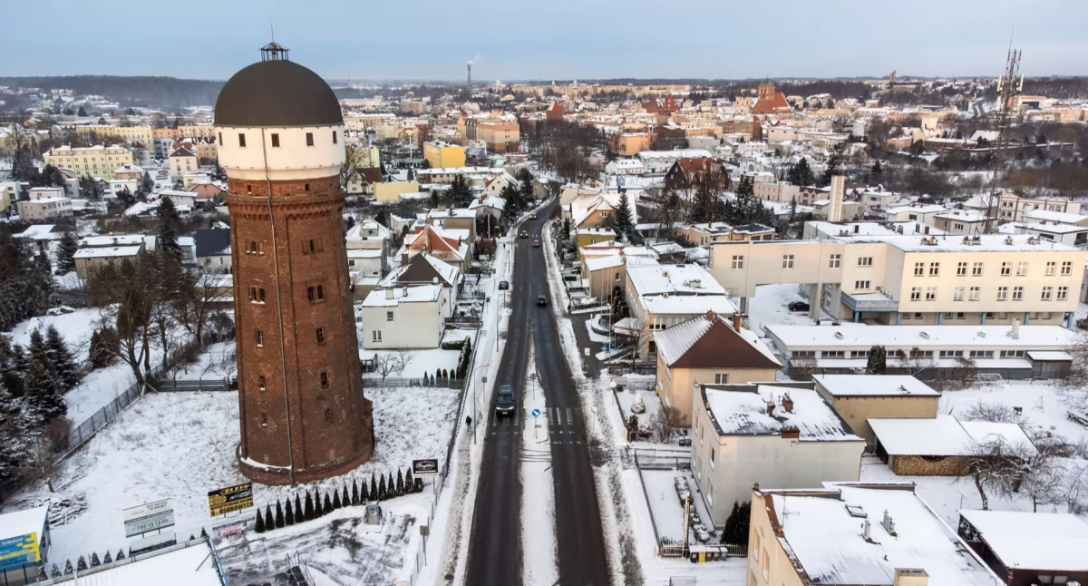 Zima w Chojnicach. Popatrzmy z góry na ten rzadki widok
