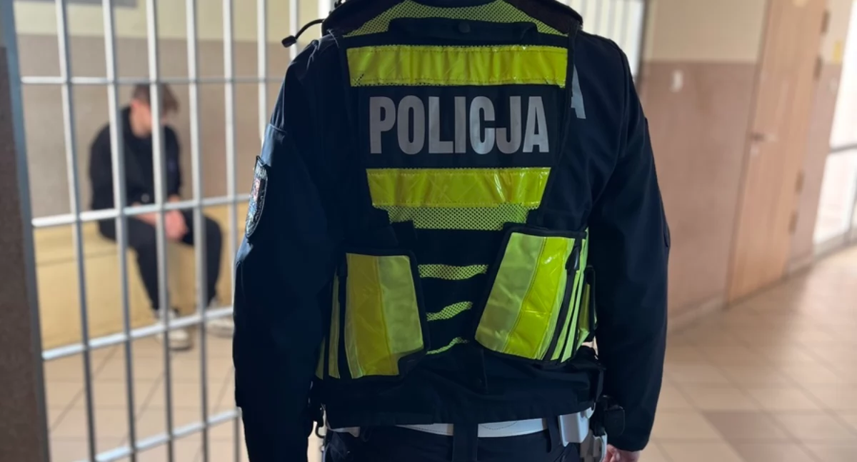 Potrącił pieszą, odjechał i poszedł na zajęcia – 20-latek stracił prawo jazdy