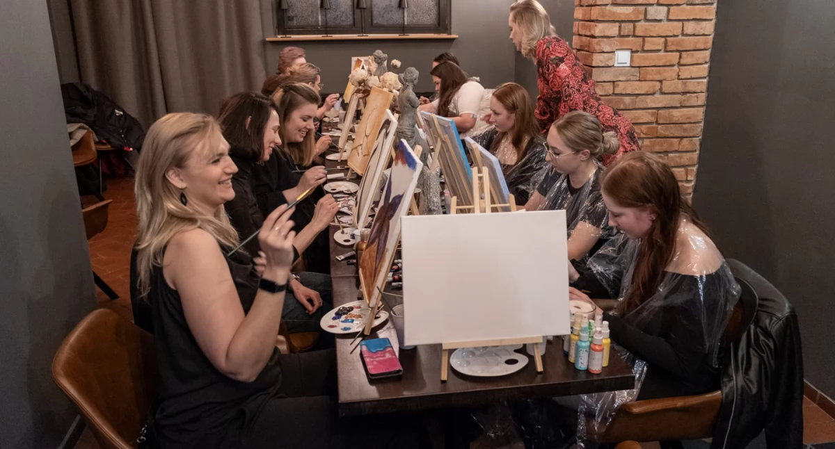 Barwy Kobiecości w Zamęcie – kobiecy wieczór sztuki i kreatywności