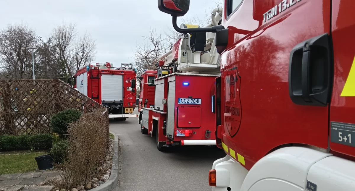 Dymiący obiad postawił strażaków na nogi