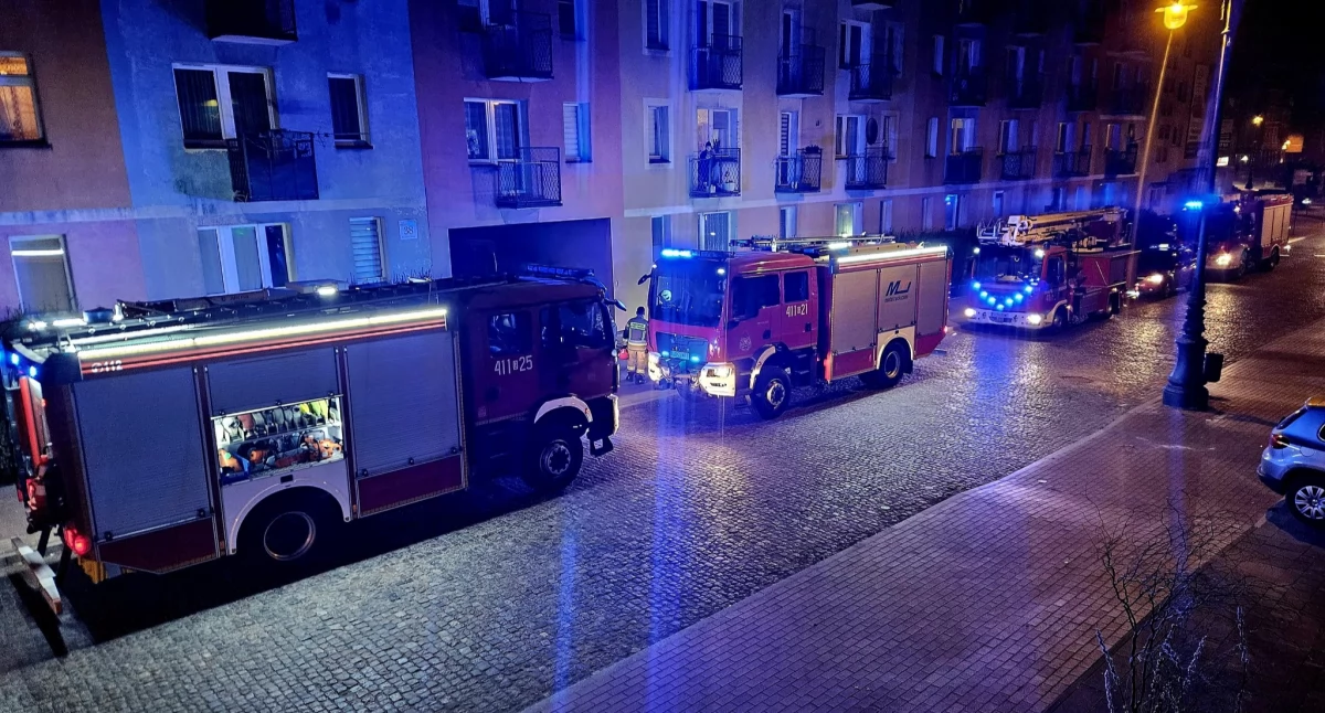 Mieszkańcy bloku w Chojnicach zaniepokojeni zadymieniem