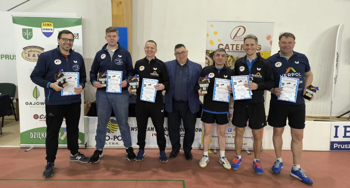 TS Chojnice na podium Nocnego Turnieju Deblowego w podbydgoskim Pruszczu