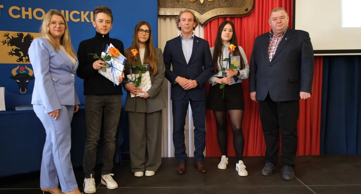 Nagrody dla młodych znawców samorządu wręczone w Chojnicach. Uczniowie z Czerska na prowadzeniu