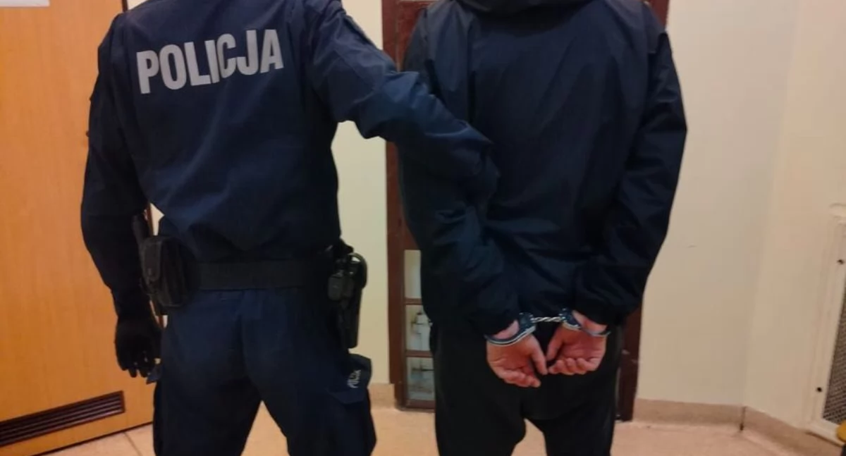 Zasłonił twarz i skręcił… prosto w kłopoty
