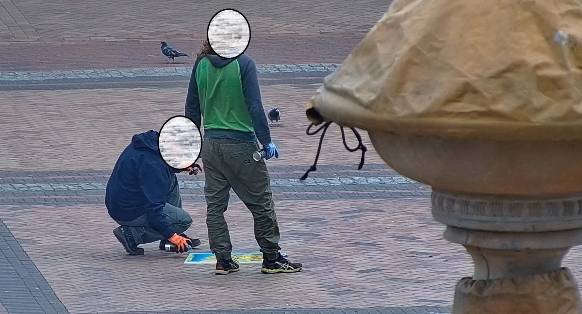 Ujęci na gorącym uczynku – wandale malowali sprayem po Starym Rynku