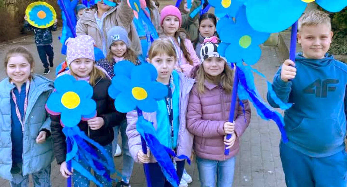 Międzynarodowy sukces Szkoły Podstawowej nr 8! Chojnicka „Ósemka” na podium Niebieskich Igrzysk 2025!