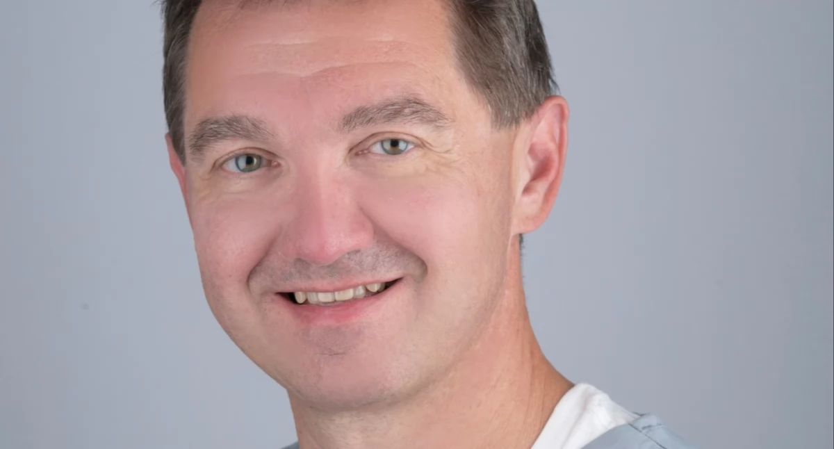 Profesor Maciej Gawęcki – okulista związany z Chojnicami z tytułem profesora!