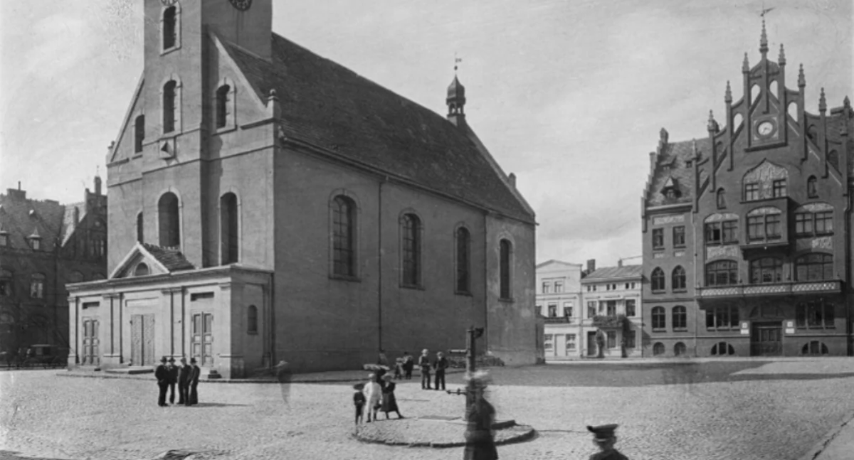 Spłoszone konie na jarmarku. Na rynku o włos od tragedii
