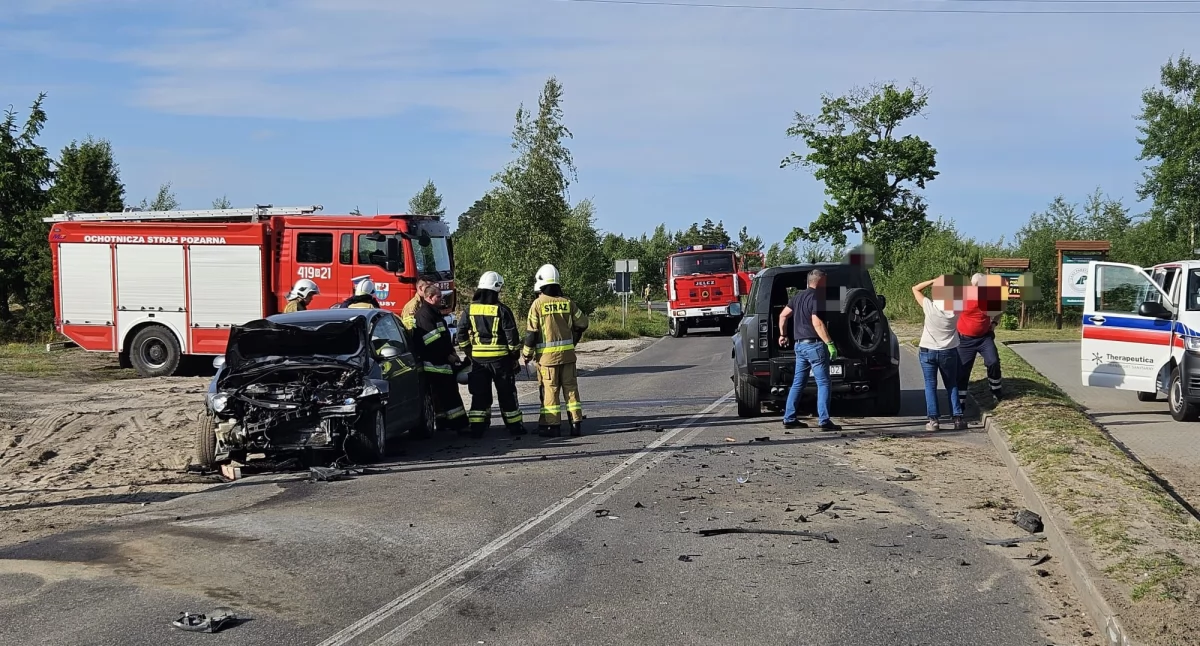 Zderzenie dwóch aut w Męcikale. Jedna osoba trafiła do szpitala