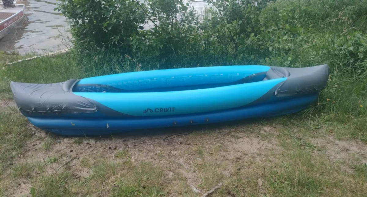Dryfujący kajak na jeziorze Niedźwiedź – policja szuka właściciela AKTUALIZACJA