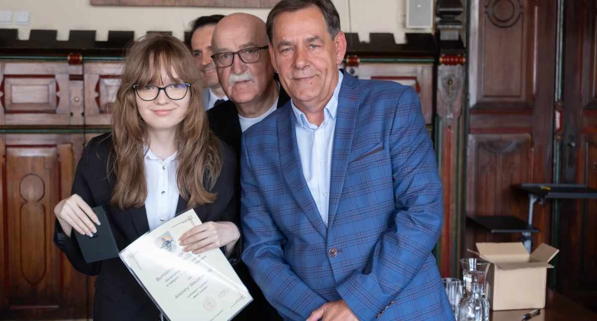 Najlepsi uczniowie Chojnic nagrodzeni przez burmistrza