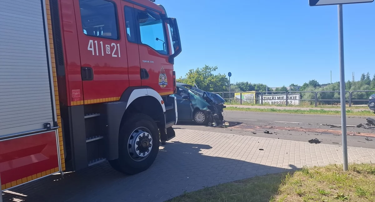 Kolizja dwóch aut na ul. Czereśniowej w Chojnicach AKTUALIZACJA