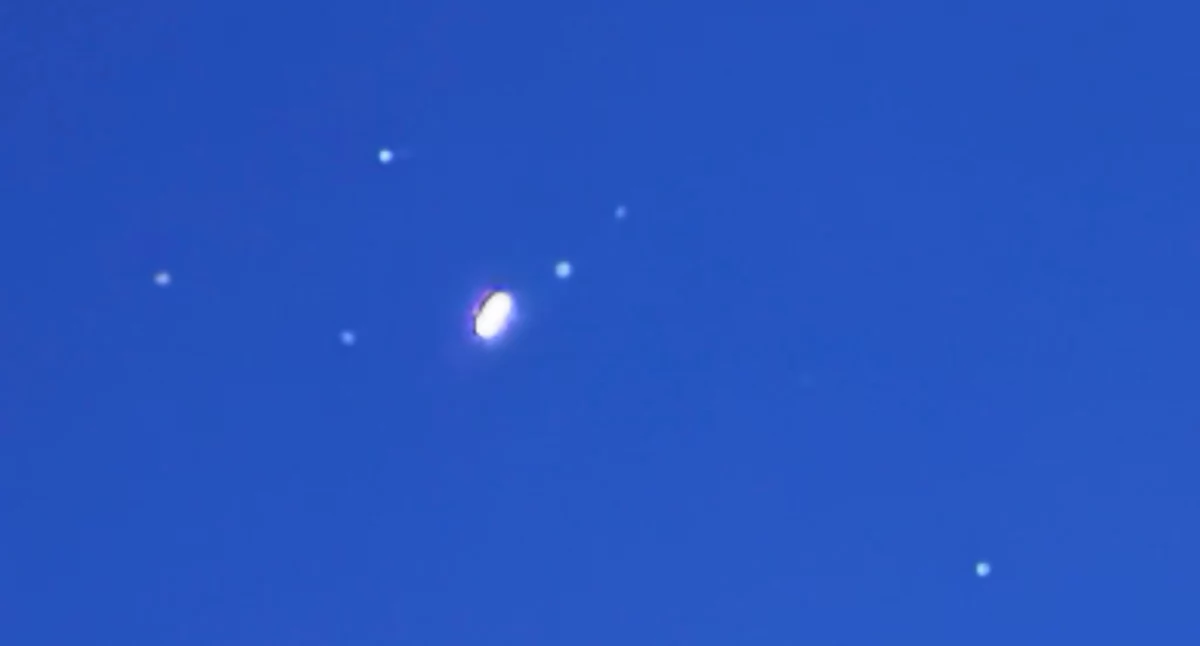 Kapsuła z polskim astronautą widoczna nad Chojnicami! Starosta uchwycił ją z balkonu