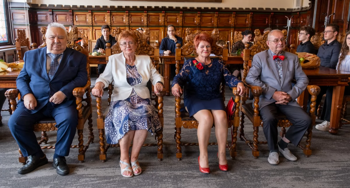 Chojnice: Medale za 50-lecie małżeństwa dla państwa Kamowskich i Rekowskich