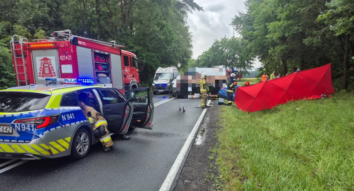 Stołczno. Policja ustala przyczyny tragicznego wypadku na DK25. Nie żyje 17-letnia pasażerka