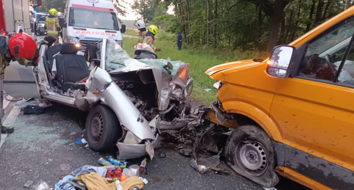 Groźny wypadek na DK25 – kierowcy trafili do szpitala