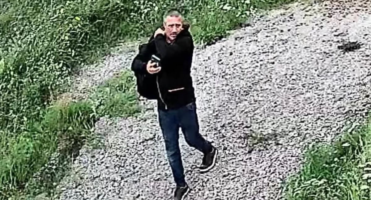 Policja poszukuje sprawcy włamania. Rozpoznajesz tego mężczyznę?