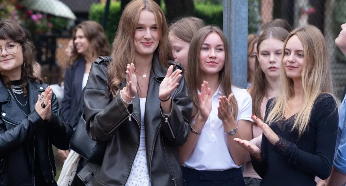 Aż 5744 uczniów szkół ponadpodstawowych rozpoczęło rok szkolny w powiecie chojnickim – część z tygodniowym opóźnieniem