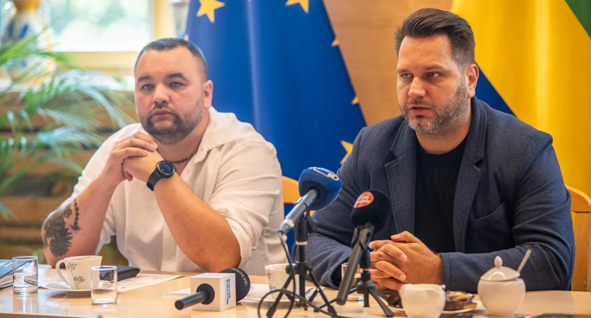 Nowe pojemniki na tekstylia w gminie Chojnice – współpraca z Fundacją Sztuka Wyboru