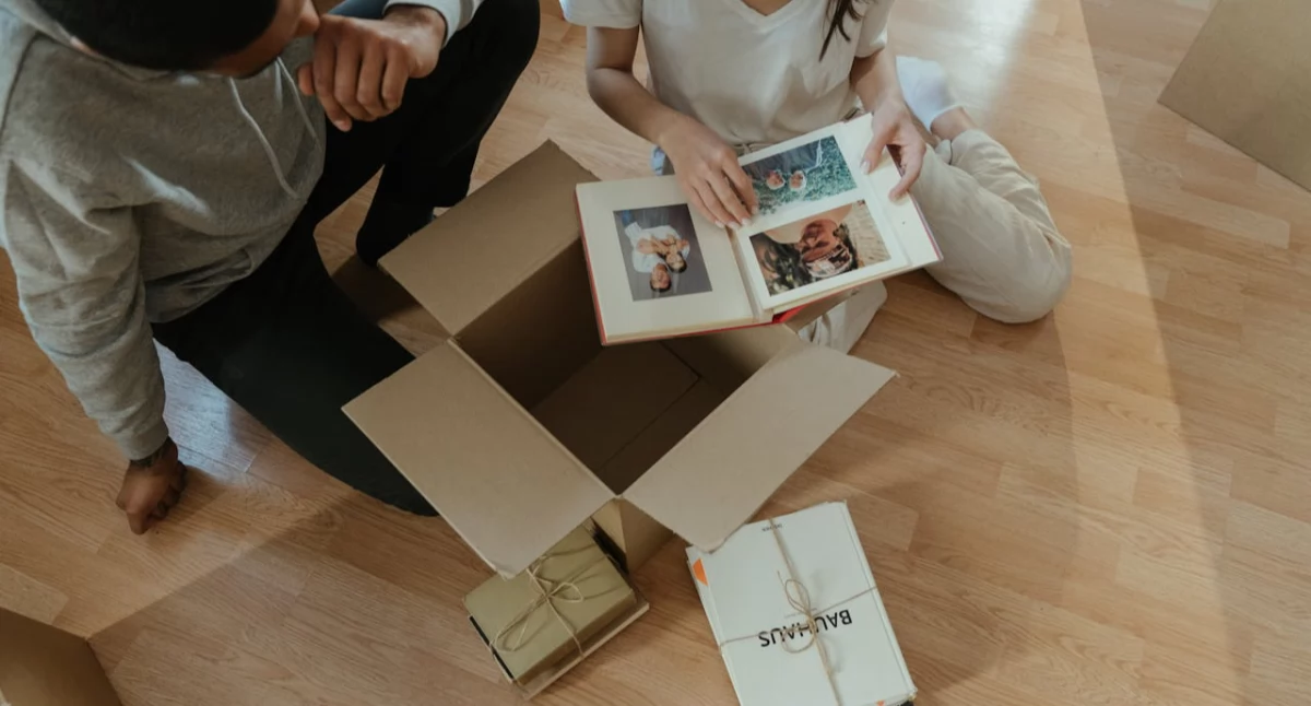 Fotoksiążka jako pomysł na prezent – kiedy sprawdza się najlepiej?