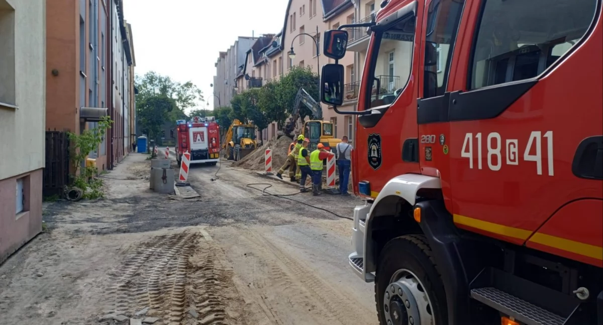 Uszkodzona rura gazowa podczas prac remontowych w Chojnicach