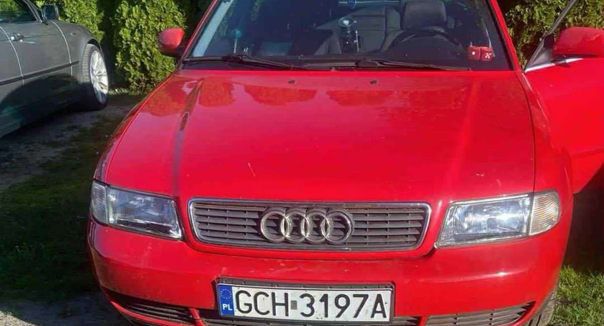 Skradziono czerwone Audi A4 w Chojnicach – właściciel prosi o pomoc!