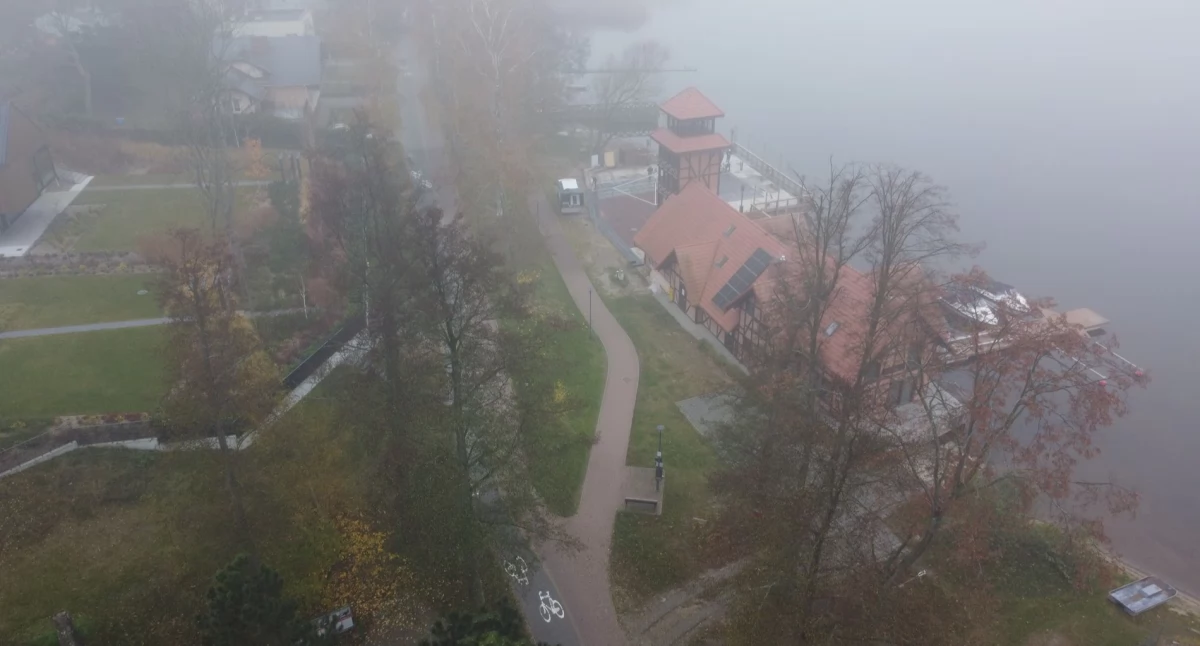 IMGW ostrzegało przed mgłą – teraz czas na chłodny i wietrzny weekend w powiecie chojnickim