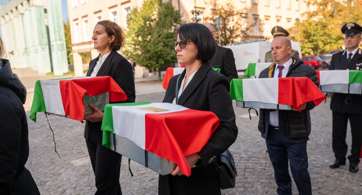 Chojniczanie współtworzą symboliczne zakończenie historii włoskich żołnierzy z Łambinowic