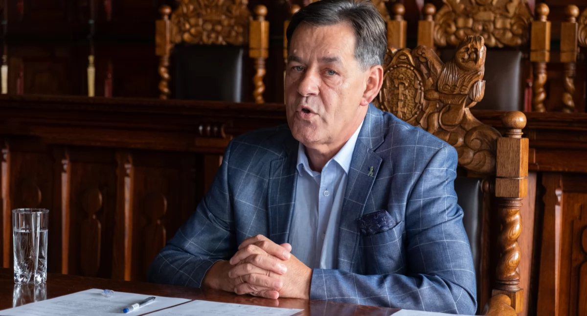 Jedna hala z funduszy ministerialnych, druga w planach ZGM – burmistrz wyjaśnia decyzję
