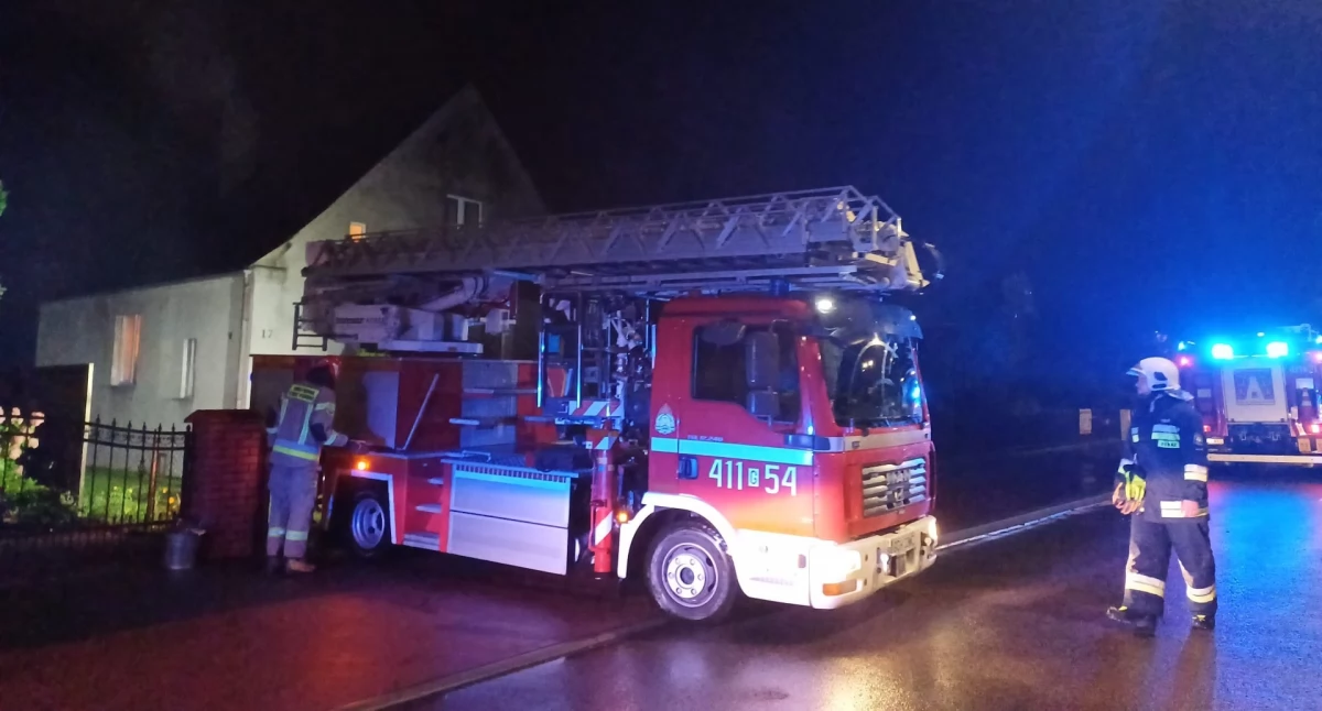 Pożar sadzy w kominie przy ul. Niemcewicza w Chojnicach