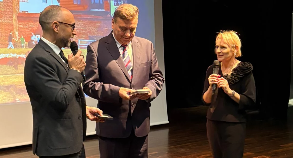 Burmistrz Człuchowa dostał medal. Jaki?