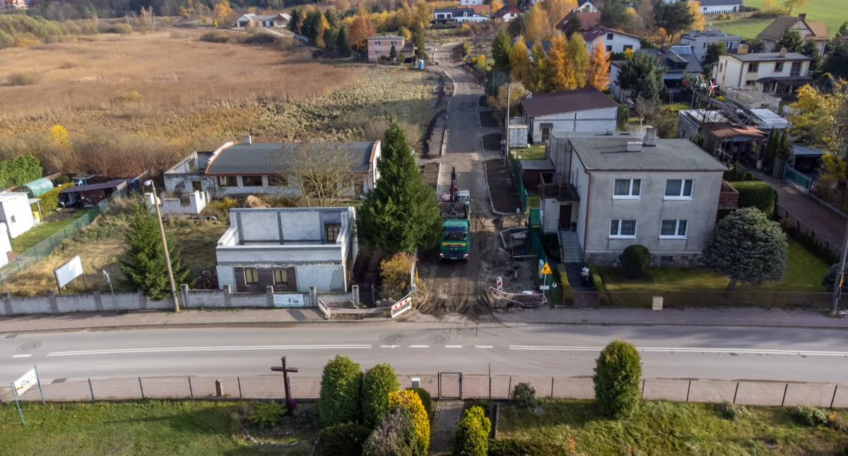 Ulica Wąska w Charzykowach nabiera kształtów – prace idą zgodnie z planem