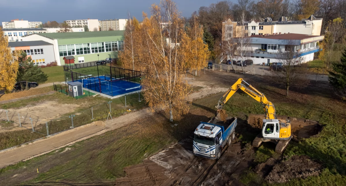 Ruszyły pierwsze prace ziemne przy nowym lodowisku w Chojnicach