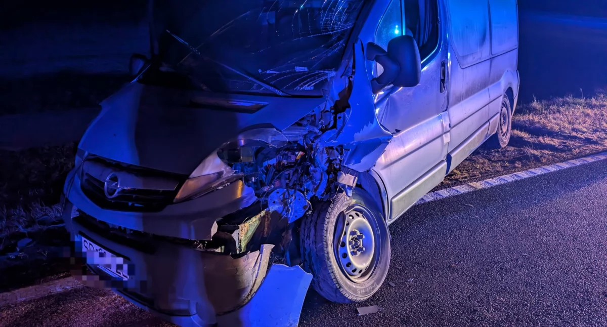 Sekundy od tragedii w Pawłowie — ciągnik wjechał prosto pod opla