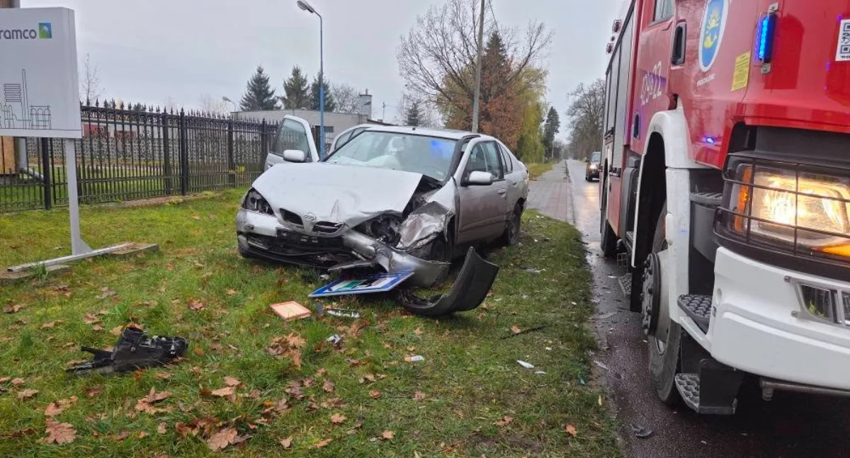 Wypadek na ul. Dworcowej w Przechlewie. Dwie osoby trafiły do szpitala