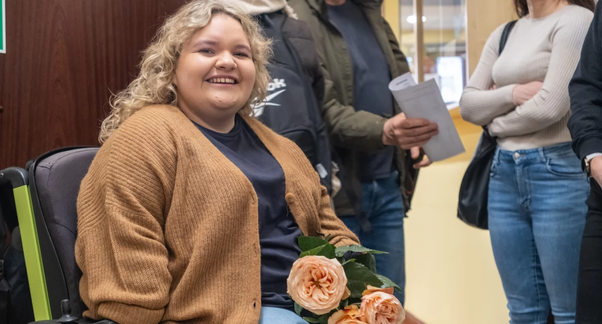 Wernisaż Oliwii Stanka w Miejskiej Bibliotece Publicznej. Młoda artystka pokazuje siłę sztuki cyfrowej