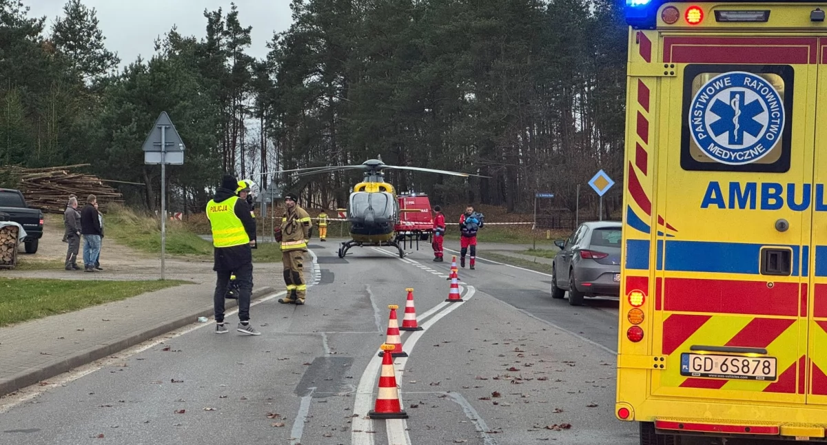 Mieszkanka powiatu chojnickiego potrąciła 15-latki na DW212. Jedna z nich zmarła w szpitalu