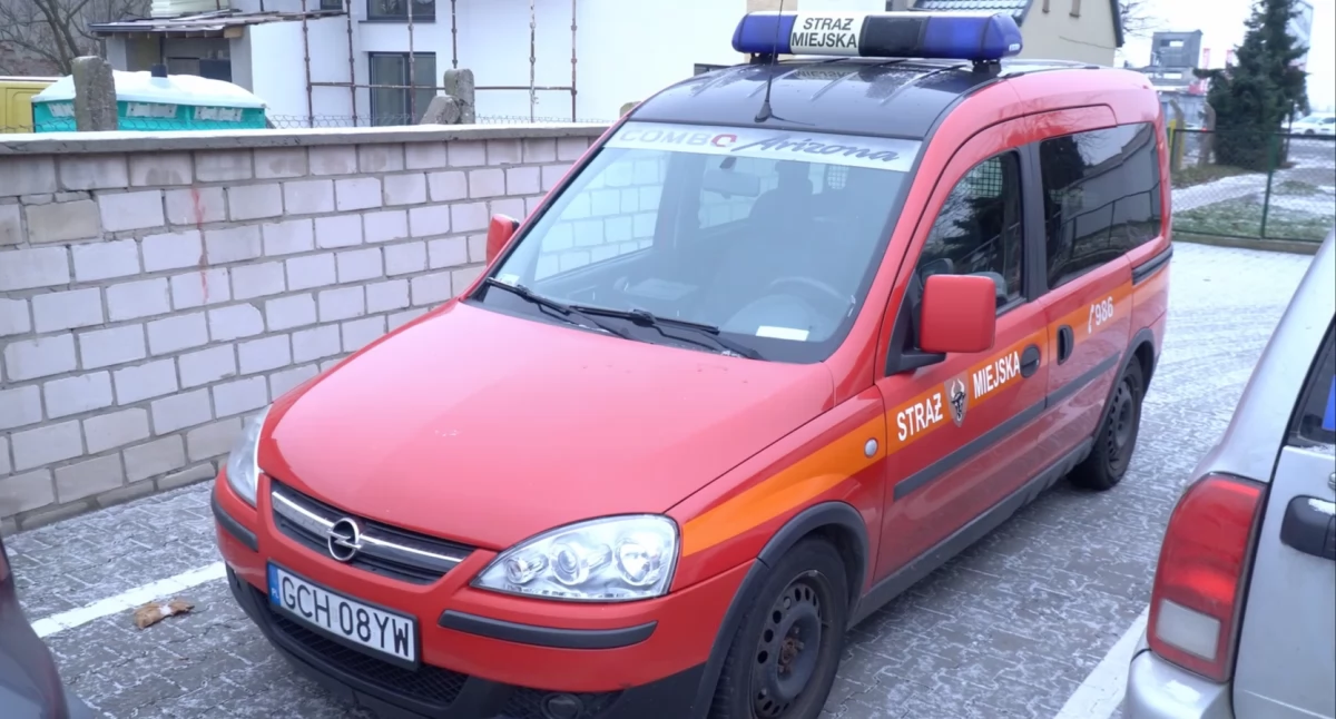 Straż Miejska w Chojnicach wymienia radiowóz. Ostatni w województwie pojazd w starej kolorystyce odejdzie do historii