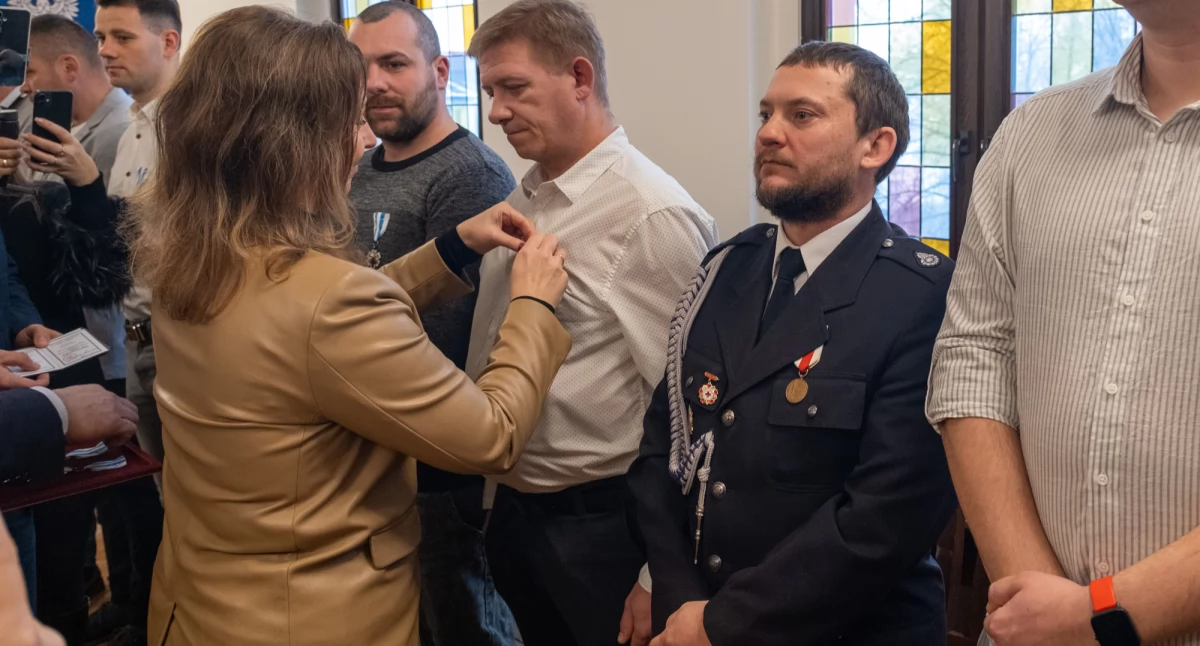 W starostwie powiatowym w Chojnicach wręczono odznaczenia „Honorowy Dawca Krwi – Zasłużony dla Zdrowia Narodu”