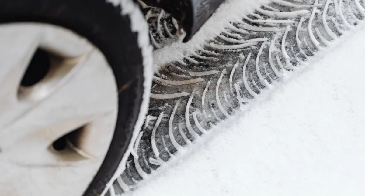 Ostrzeżenie meteorologiczne dla powiatu chojnickiego. Możliwe oblodzenie dróg i chodników