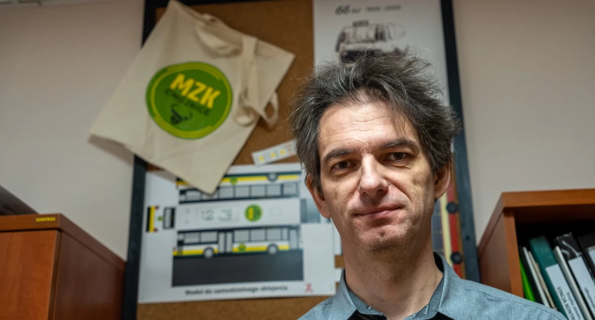 Bartosz Knitter uspokaja po burzy wokół biletów: „Karta Fala działa bez smartfona”
