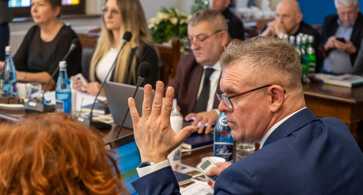 Deficyt jest, kredytu nie ma. Radni zdecydowali o budżecie powiatu na 2026 rok