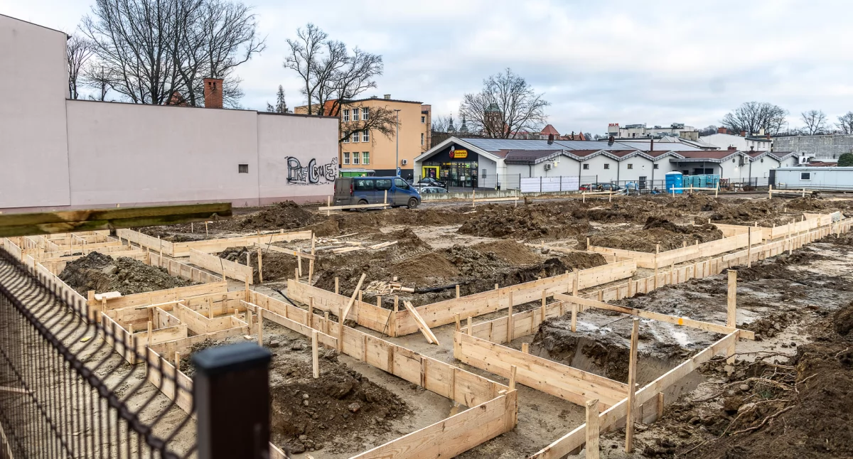 Kilkaset nowych mieszkań w centrum Chojnic. Burmistrz Arseniusz Finster o inwestycjach deweloperskich
