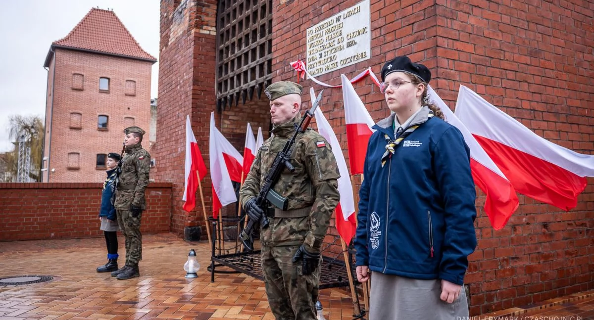 106. rocznica powrotu Chojnic do ojczyzny. Uroczystości pod Bramą Człuchowską i recital w ChCK